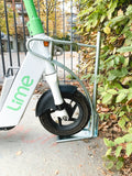 CLEDO - support au sol avec une trottinette Lime