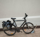 CLEDO - support pour trottinettes et vélos avec un nombre de places de stationnement verrouillables au choix  pour les trottinettes électriques, les trottinettes à pédales et les vélos.